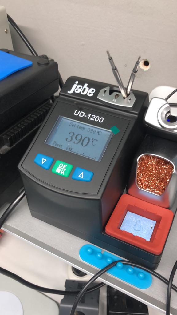 Estacion de soldadura, muy buena calidad a un precio economico. Tiene casi las mismas carateristicas que la JBC CD 2BE